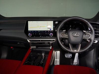صورة 9 لـ 2025 Lexus RX