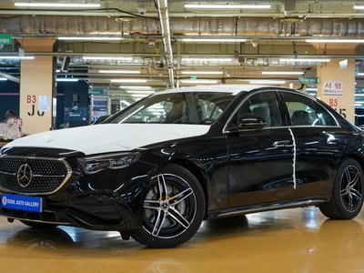 MERCEDES-BENZ E-CLASS - 1