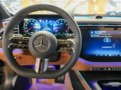 MERCEDES-BENZ E-CLASS - 7