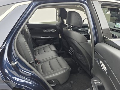 2022 Genesis GV70 — миниатюра 12