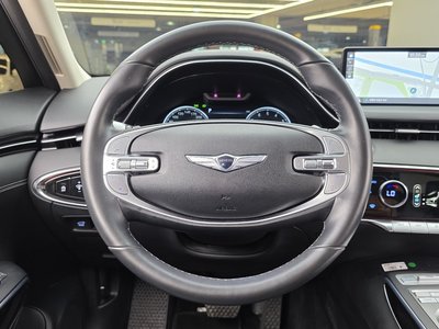 2022 Genesis GV70 — миниатюра 13