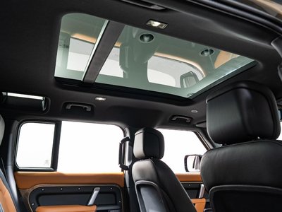 LAND ROVER DEFENDER - 5