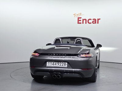 PORSCHE 718 BOXSTER - 4