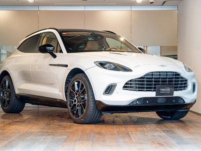 ASTON MARTIN DBX - 6
