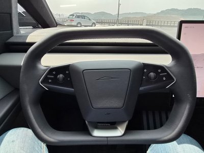 2025 Tesla CYBERTRUCK — миниатюра 12
