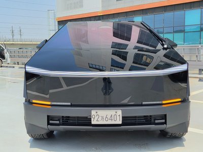 صورة 2 لـ 2025 Tesla CYBERTRUCK