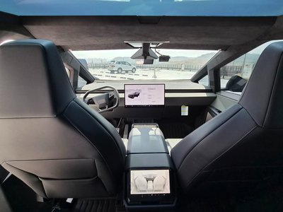صورة 4 لـ 2025 Tesla CYBERTRUCK