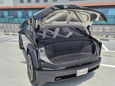 صورة 7 لـ 2025 Tesla CYBERTRUCK