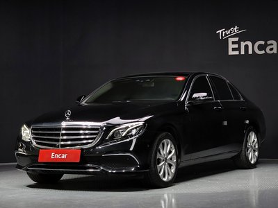 MERCEDES-BENZ E-CLASS - 1