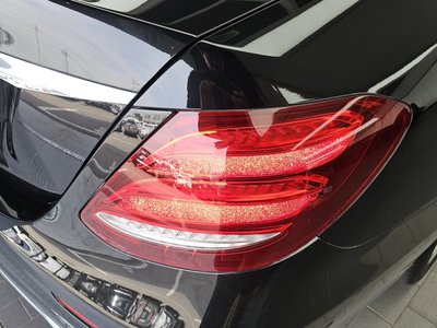 MERCEDES-BENZ E-CLASS - 10