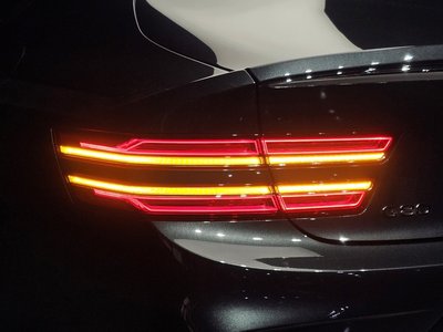 GENESIS G80 (RG3) - 10