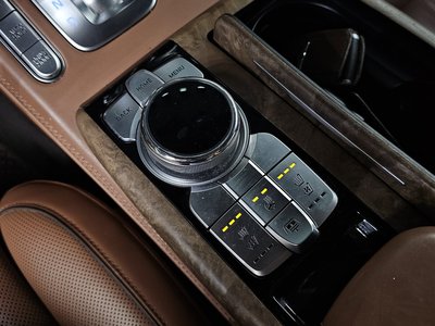 2020 Genesis G90 photo 9