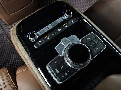 2020 Genesis G90 thumbnail 18