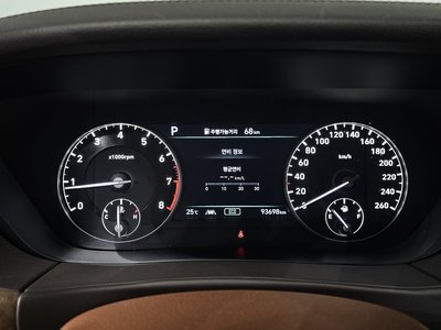 2020 Genesis G90 photo 8