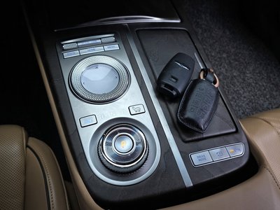 GENESIS G80 (RG3) - 9