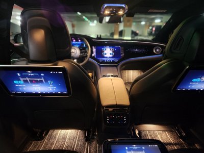 MERCEDES-BENZ EQS - 9