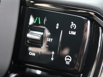 صورة 5 لـ 2025 LAND Rover RANGE ROVER EVOQUE