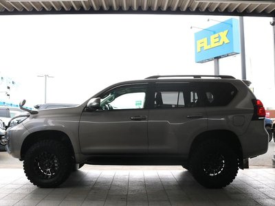 TOYOTA LAND CRUISER PRADO - 9