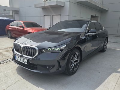 BMW 5 SERIES - 1