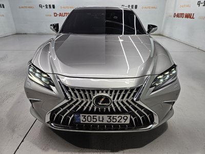 2025 LEXUS ES 照片 1