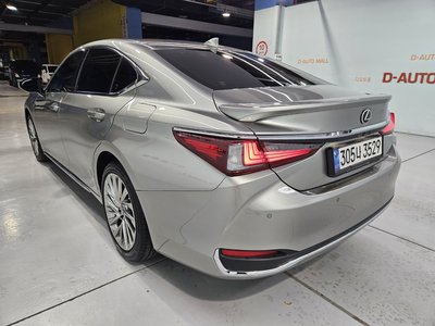 2025 LEXUS ES 照片 3