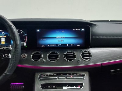 MERCEDES-BENZ E-CLASS - 4