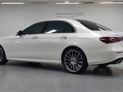 MERCEDES-BENZ E-CLASS - 5