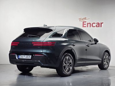 صورة 4 لـ 2021 Genesis GV70