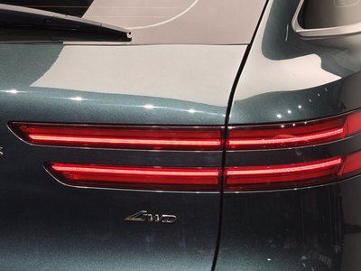 صورة 10 لـ 2021 Genesis GV70