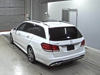 MERCEDES-BENZ E-CLASS - 2