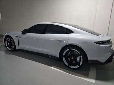 PORSCHE TAYCAN - 4