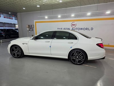 MERCEDES-BENZ E-CLASS - 5