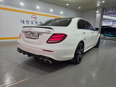 MERCEDES-BENZ E-CLASS - 6