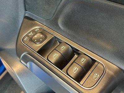 2025 Mercedes-BENZ GLB 缩略图 20