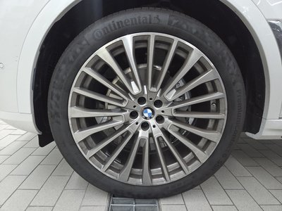 2025 BMW X7 — миниатюра 16