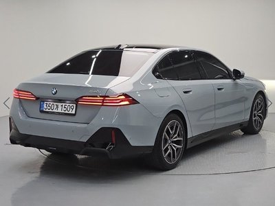 صورة 3 لـ 2025 BMW 5 SERIES