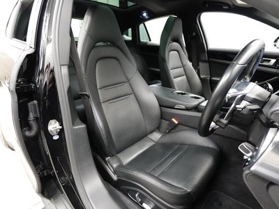 PORSCHE PANAMERA - 5