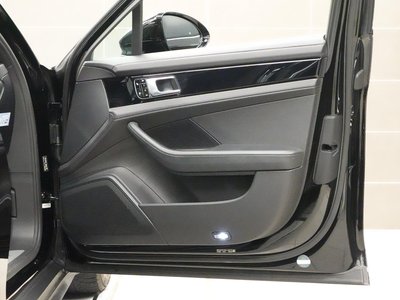 PORSCHE PANAMERA - 8