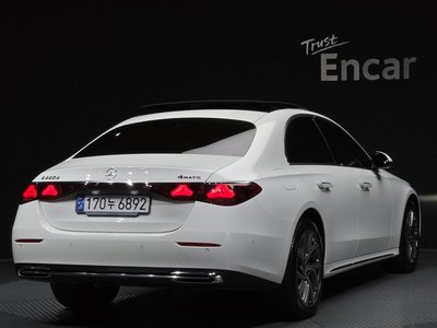 MERCEDES-BENZ E-CLASS - 4