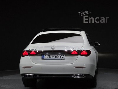 MERCEDES-BENZ E-CLASS - 3