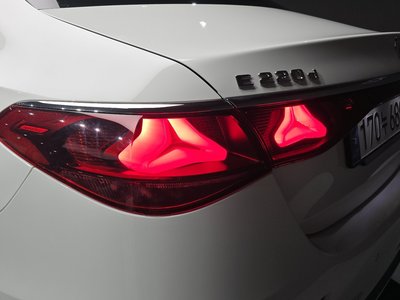 MERCEDES-BENZ E-CLASS - 10