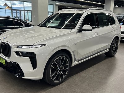 2025 BMW X7 — фото 2