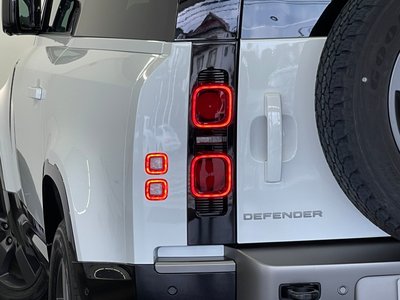 صورة 8 لـ 2025 LAND Rover DEFENDER