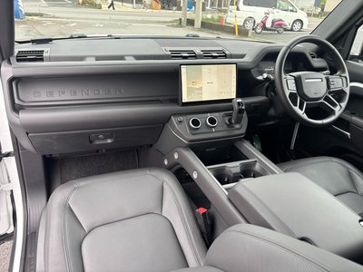 2025 LAND ROVER DEFENDER photo 3