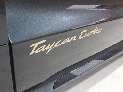 PORSCHE TAYCAN - 8