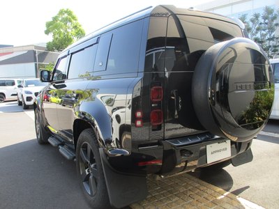 LAND ROVER DEFENDER - 10