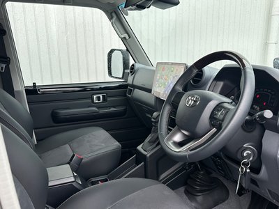 2025 Toyota LAND CRUISER 70 缩略图 35