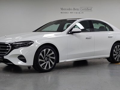 MERCEDES-BENZ E-CLASS - 1