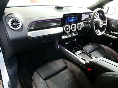 2025 Mercedes-BENZ GLB thumbnail 31