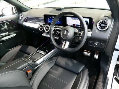 2025 Mercedes-BENZ GLB thumbnail 32